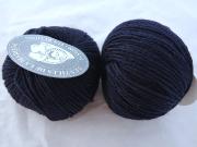 1 Ball Pure wool navy 211 Textiles de la marque