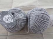 1 ball pure wool RWS authentique light gray 65