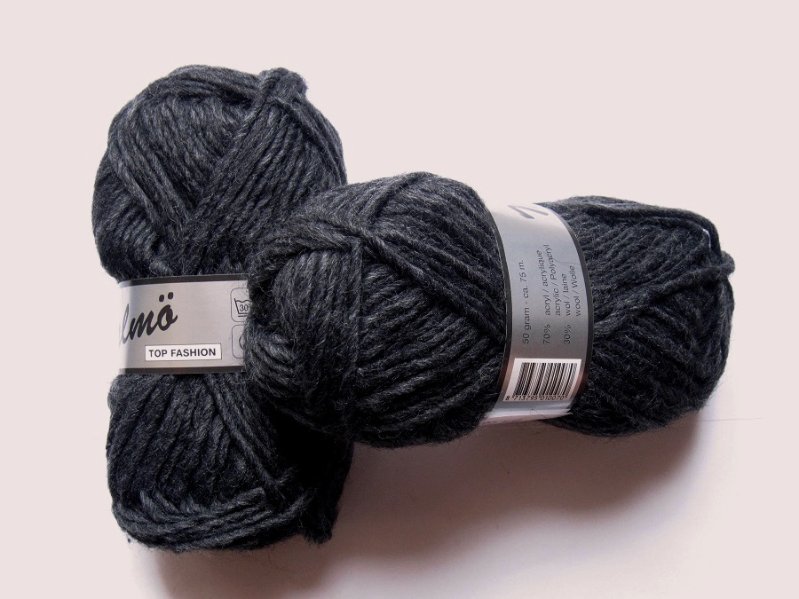 1 Ball wool Malmö dark gray 002 Lammy