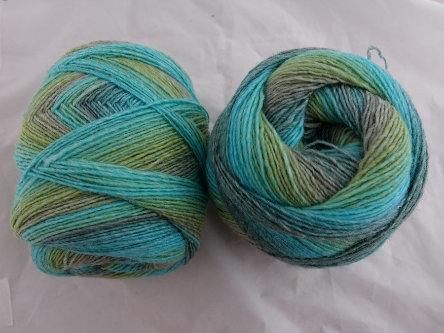 200 gr ball  wool green turquoise