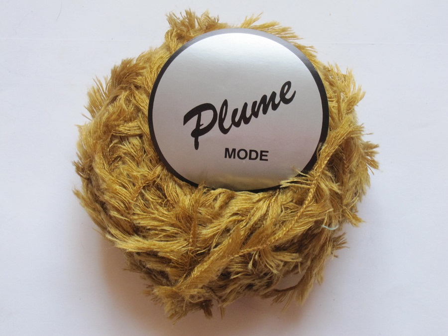 1 ball fur Plume green honney 350 Lammy Yarns