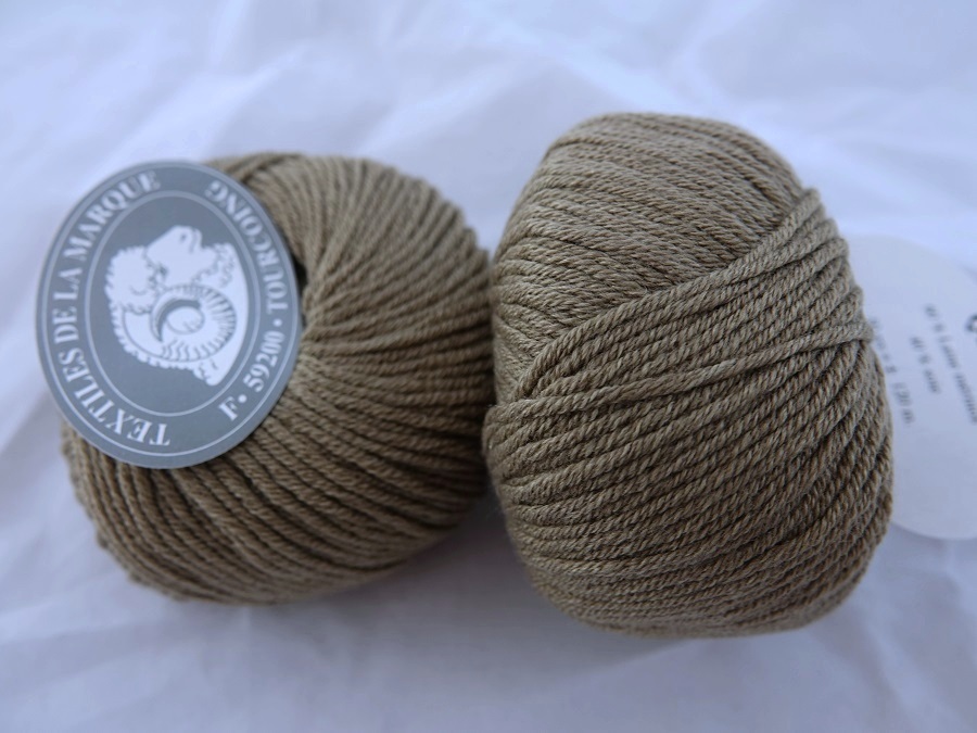 1 skein merino wool and silk Quartz camel