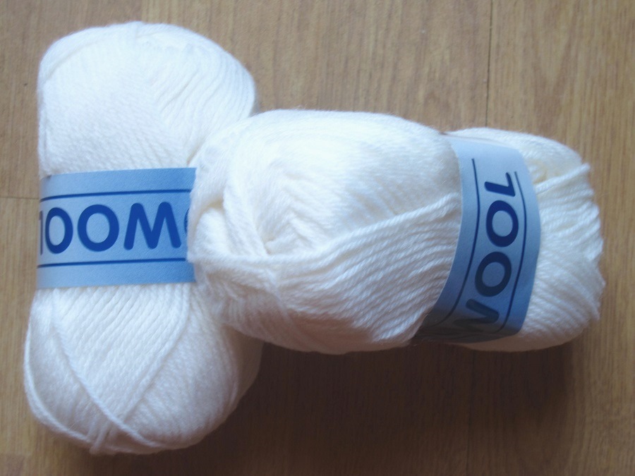 1 ball  pure wool  white 001 Eurowool