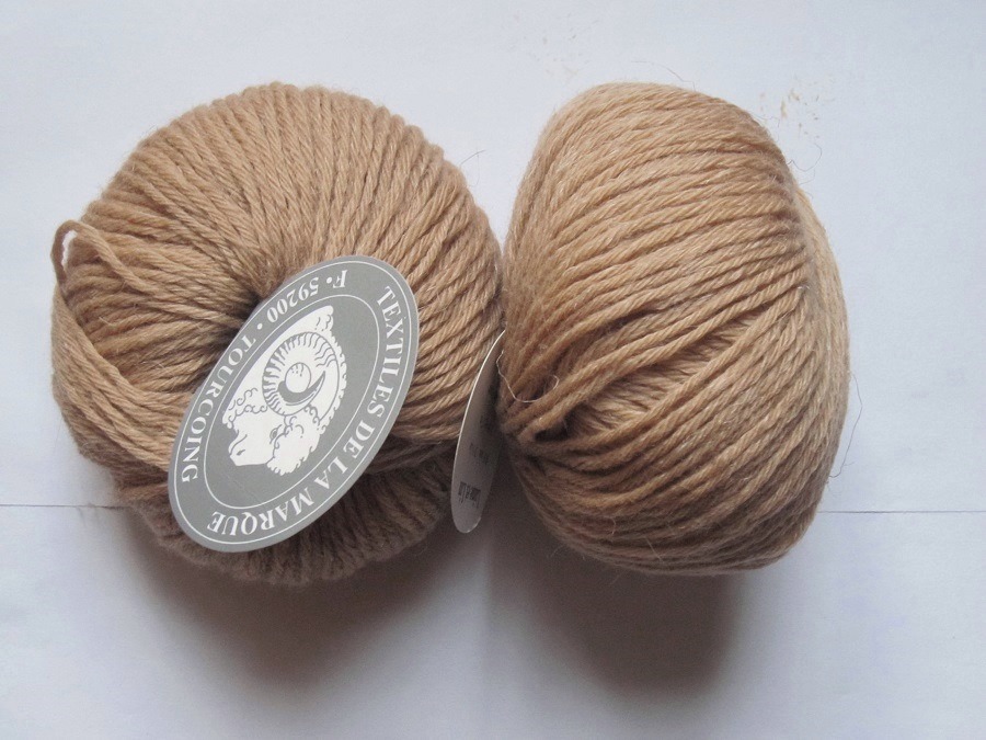 1 skein wool , linen camel Textiles de la marque