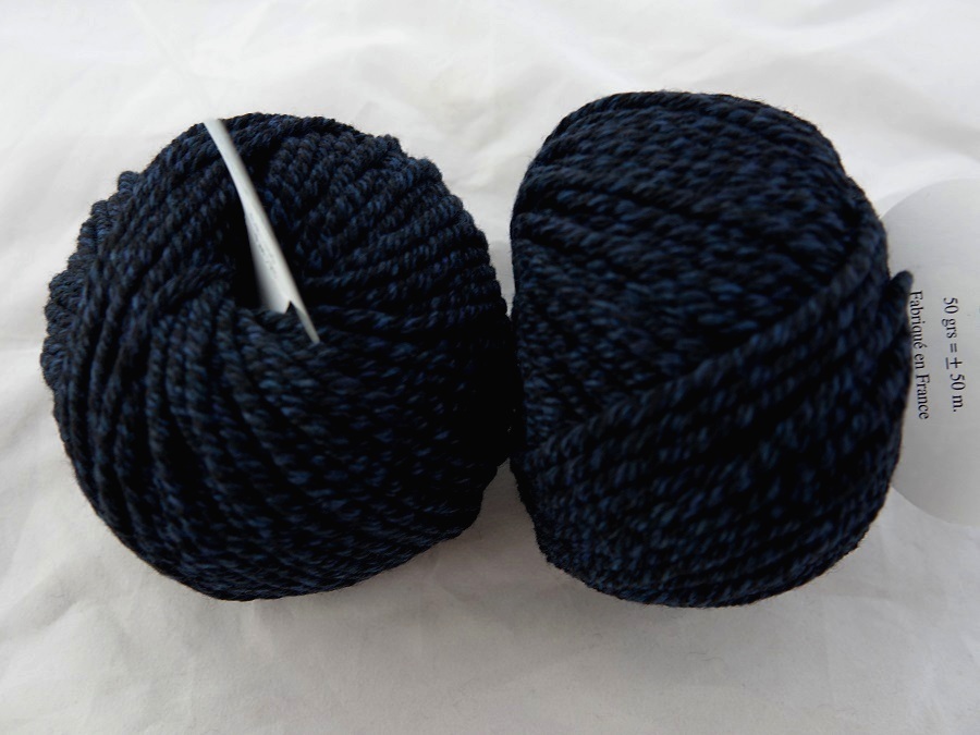 1 ball big  pure wool n° 8 black blue 115