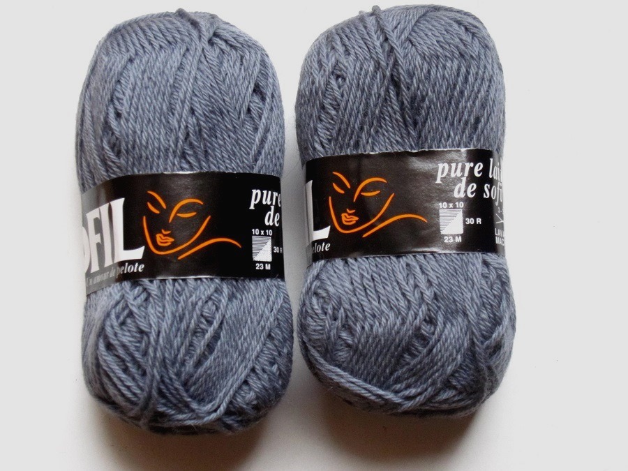 1 ball  wool  gray 4230